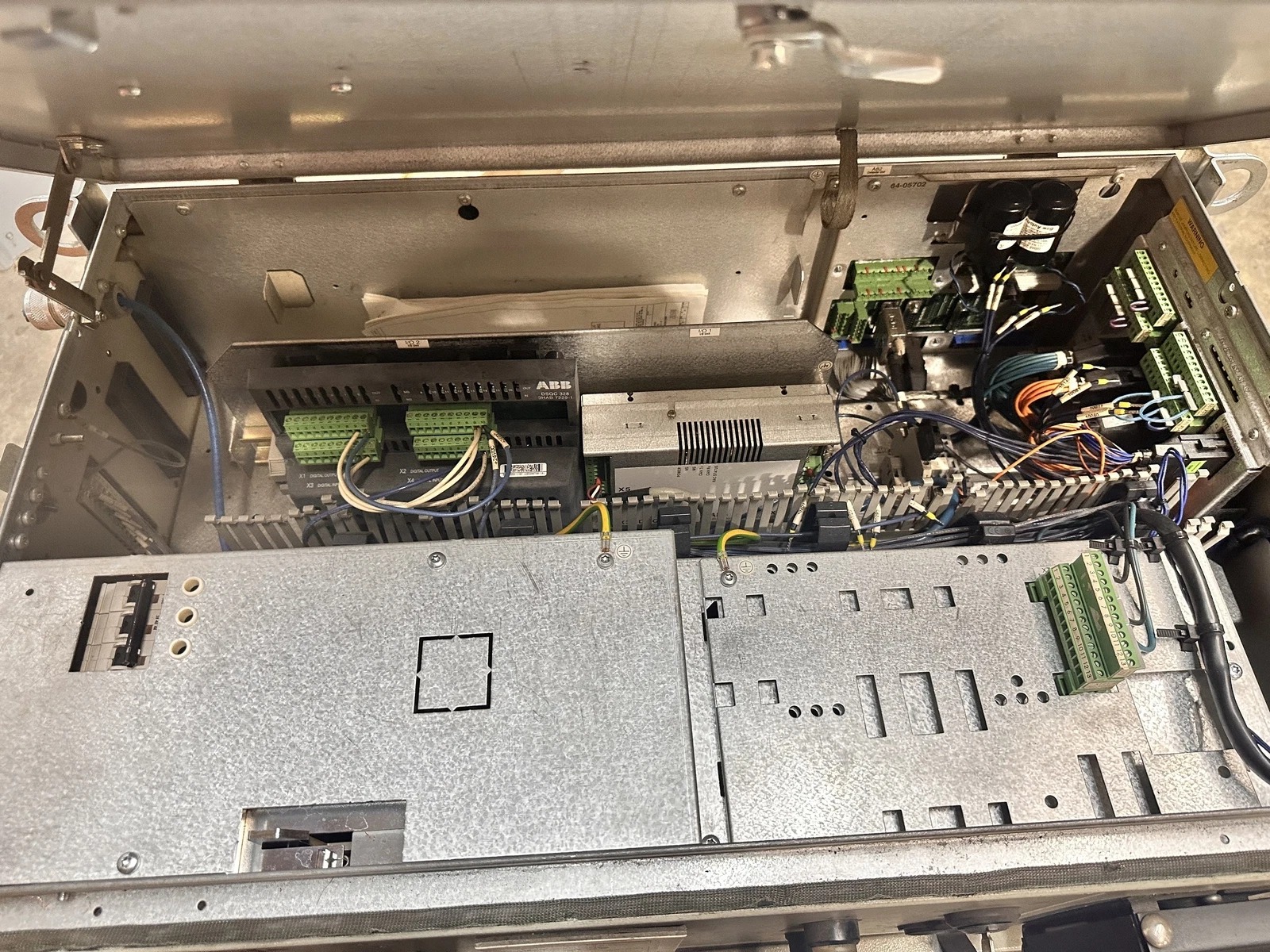 ABB IRB6400 - 2.4m Robot 150Kg Payload, S4C M97A Control System Teach Pendant