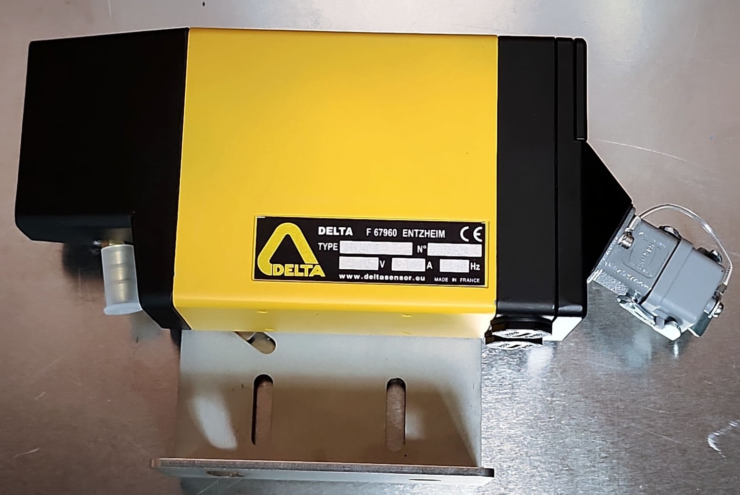 Delta DTS240-R Infrared Scanning Sensor 115V 50/60Hz Heavy Duty Industrial 