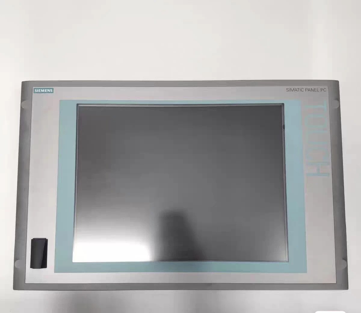 Siemens SIMATIC Panel PC 677B 6AV7875-0BC20-1AC0