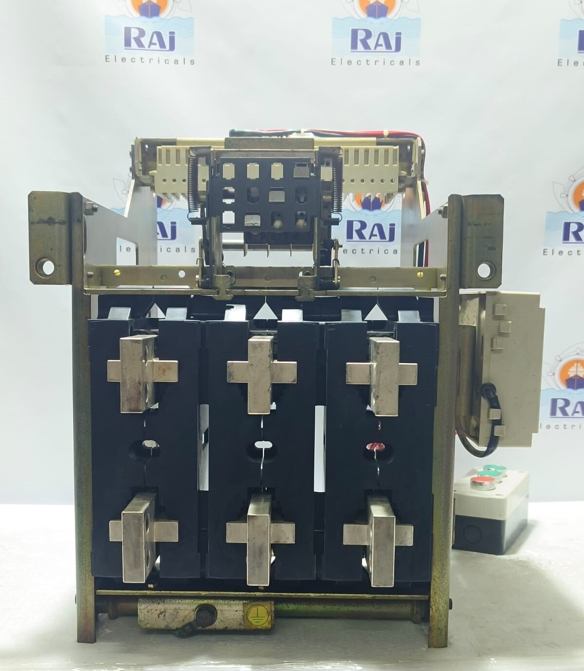 MITSUBISHI AE1600-SS 3-Pole Air Circuit Breaker ACB 1600 Amp.