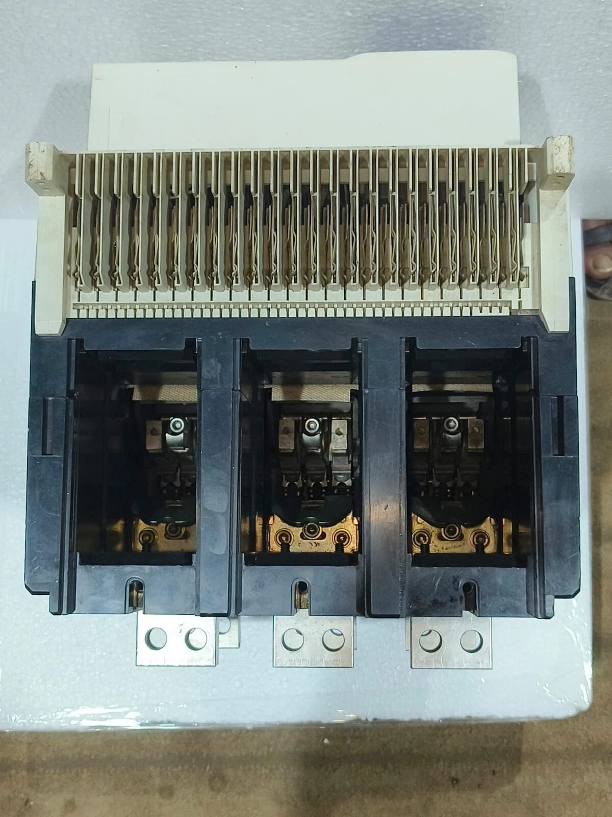 MITSUBISHI AE1600-SS 3-Pole Air Circuit Breaker ACB 1600 Amp.