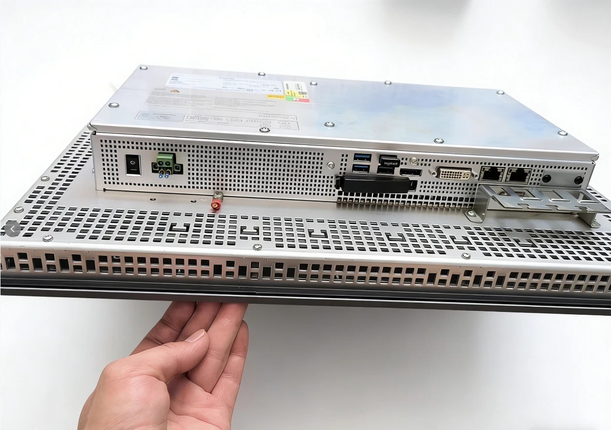 Siemens SIMATIC HMI Panel 6AV7240-3DC06-0HA0 Operator Panel